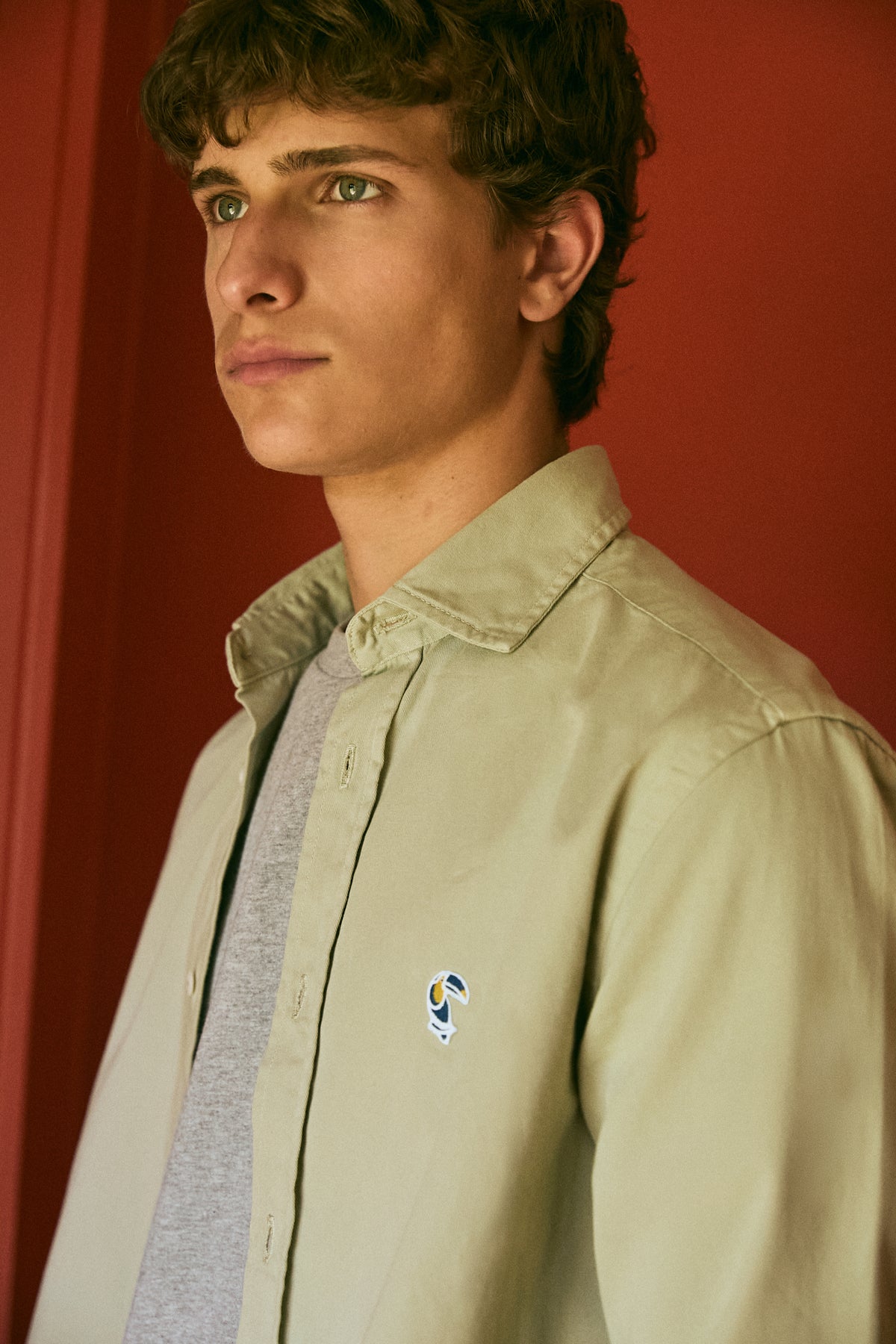 CAMISA SARGA GRISACEO