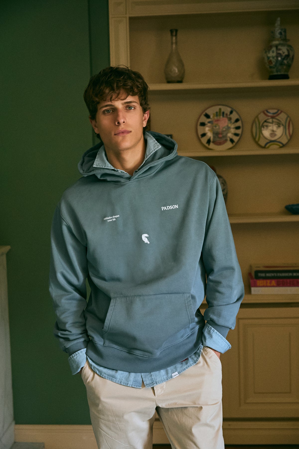 SUDADERA HODDIE LETTERING AZUL